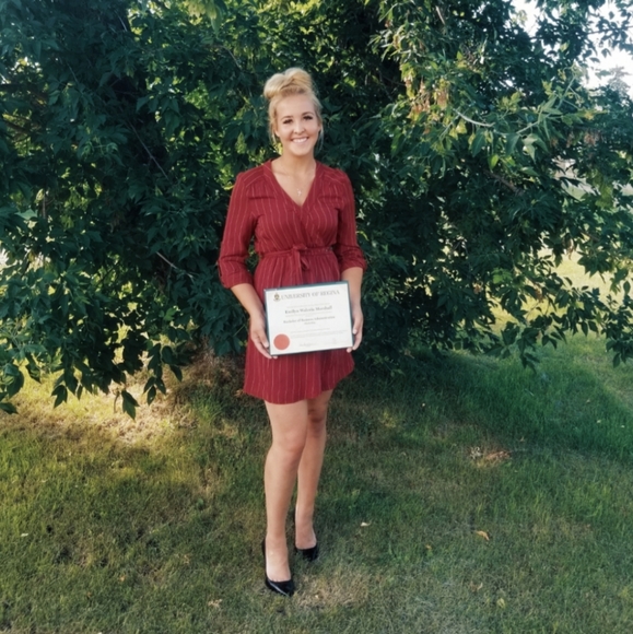 Meet your Posher, Emilyn - Picture 2 of 3